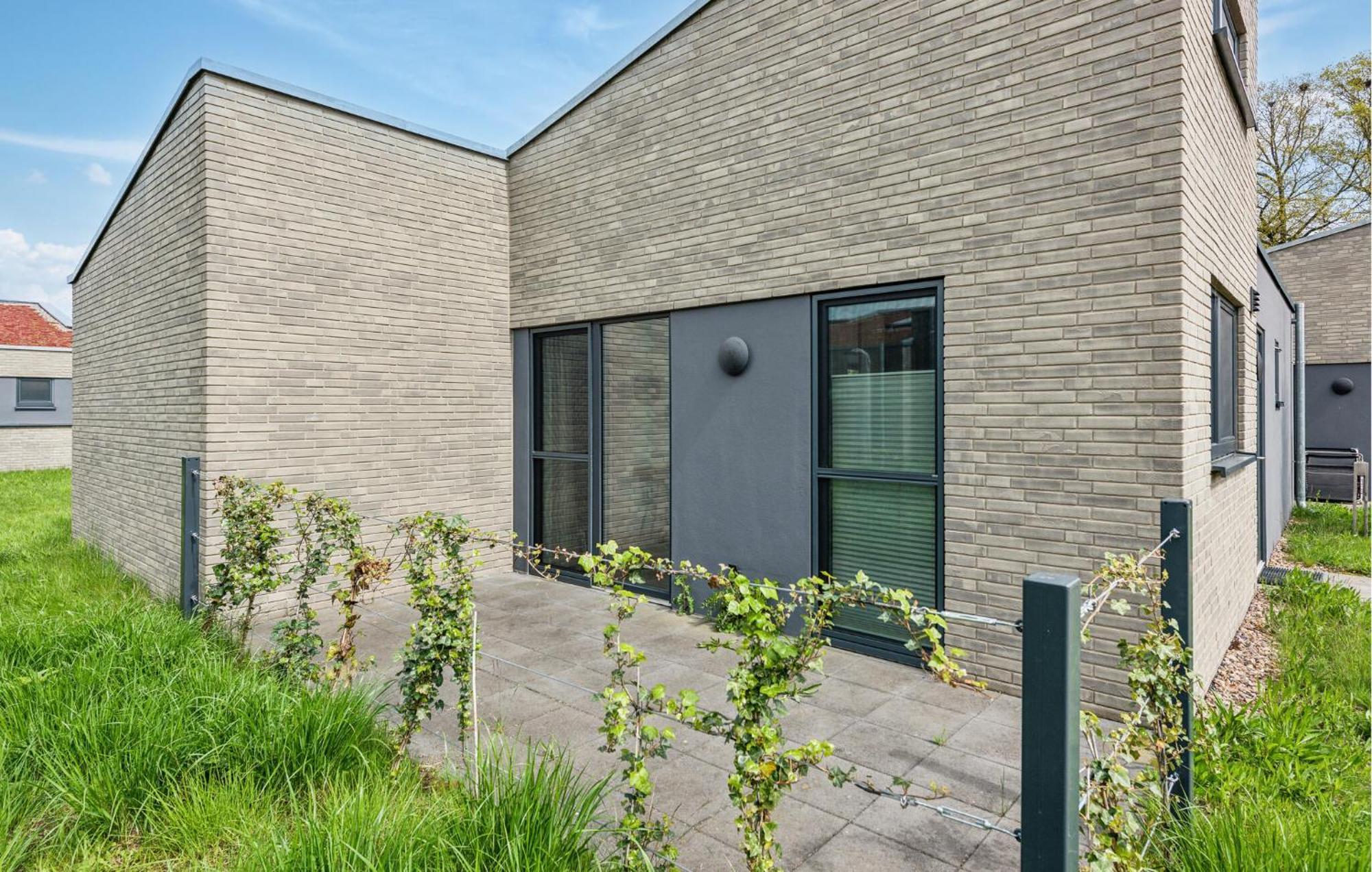 Amazing home in Lembruch-Dmmer See with 2 Bedrooms, Sauna&WiFi Buitenkant foto